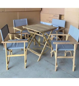 Bàn vuông ghế đạo diễn mẫu 1