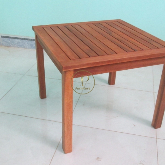 Bàn vuông mẫu 1